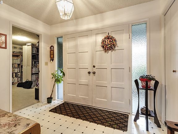 4th image of 1190 NE Birchaire Ln