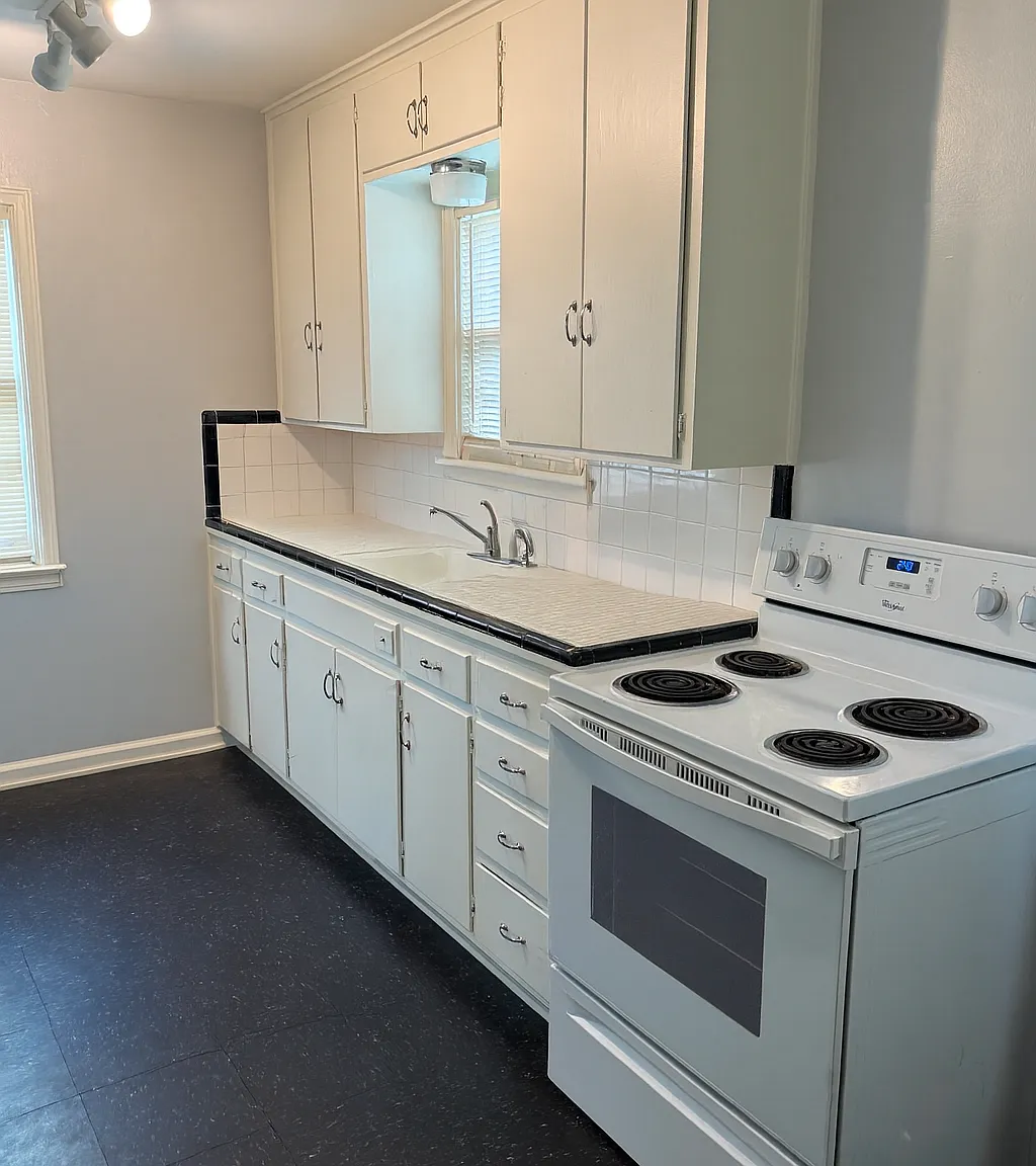 2 bed, 1100 sqft, $1,250 — Photo 3