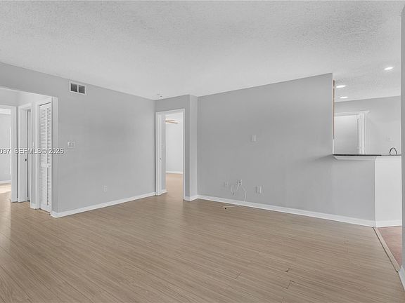 4th image of 8613 Mallard Reserve Dr Unit 102