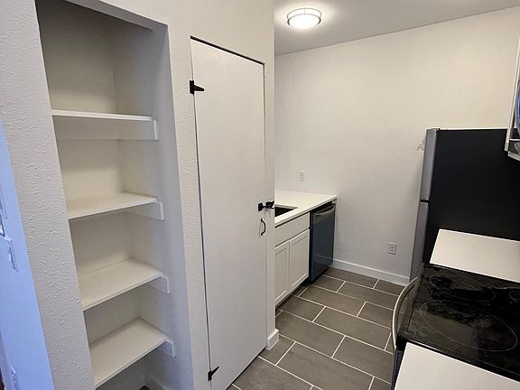 3rd image of 5211 Worth St #3