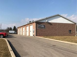 6850 Laur Rd, Niagara Falls, NY 14304