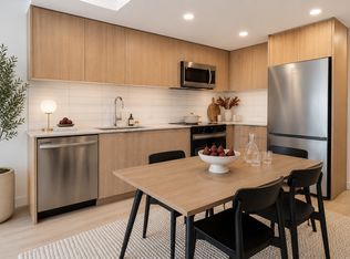 6028 Dunbar St #C1, Vancouver, BC V6N1W8
