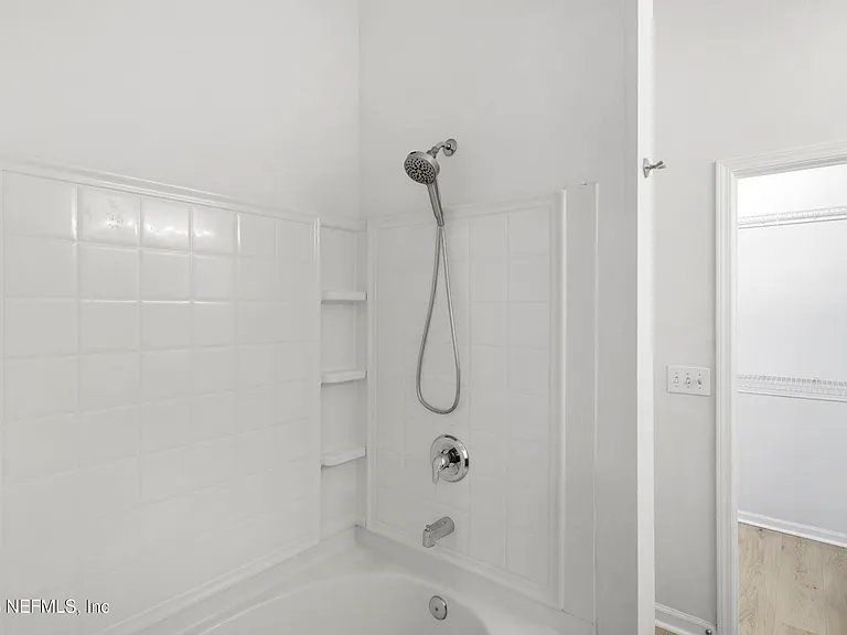 13305 Solar Dr — Photo 20