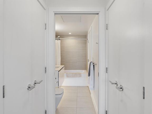 4th image of 5766 Gilbert Rd #701