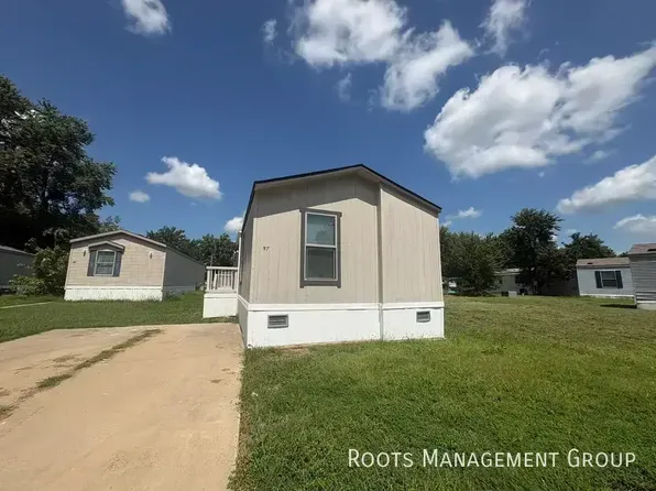 200 Paradise Acres Rd, Carterville, IL