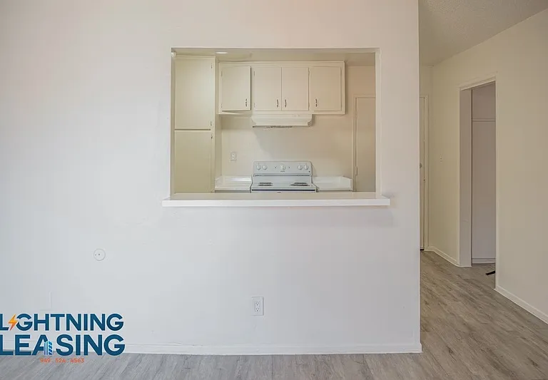 915 N Wilton Pl #304 — Photo 19
