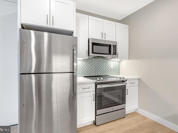 4th image of 1144 Frankford Ave #503