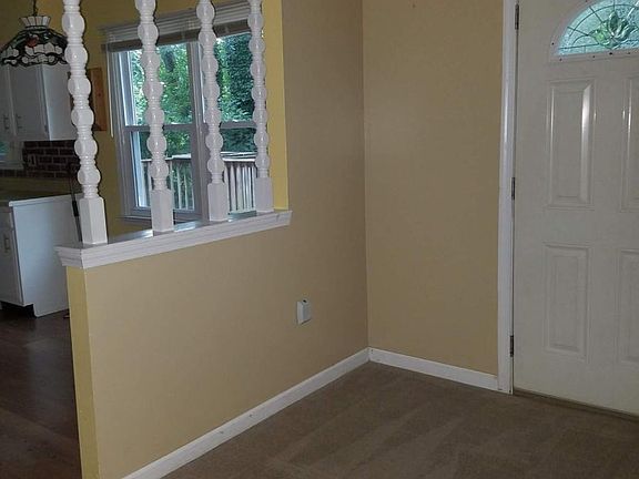 3rd image of 16 Winding Ln