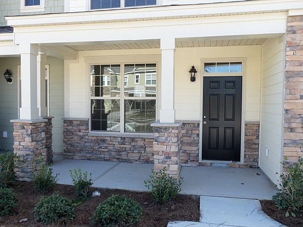 825 Bibury Ct