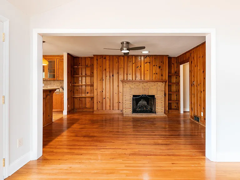 100 S Canterbury Rd — Photo 14