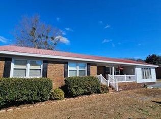 426 N Main St, Broadway, NC 27505