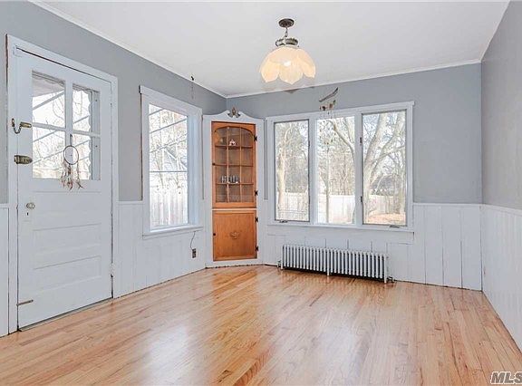 4th image of 191 Maple Ave