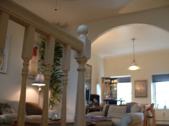 Huge living dining area
						:
						Pix don't do justice