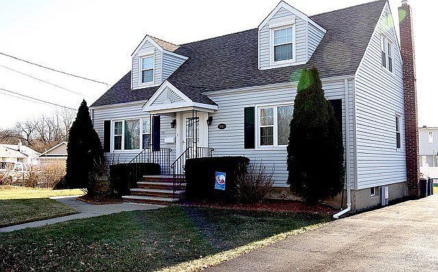 2nd image of 8-52 Henderson Blvd