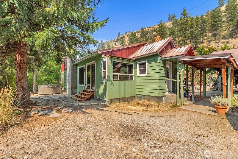 3rd image of 8811 Entiat River Road