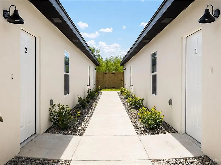 4509 Larkspur Ave #4 — Photo 3