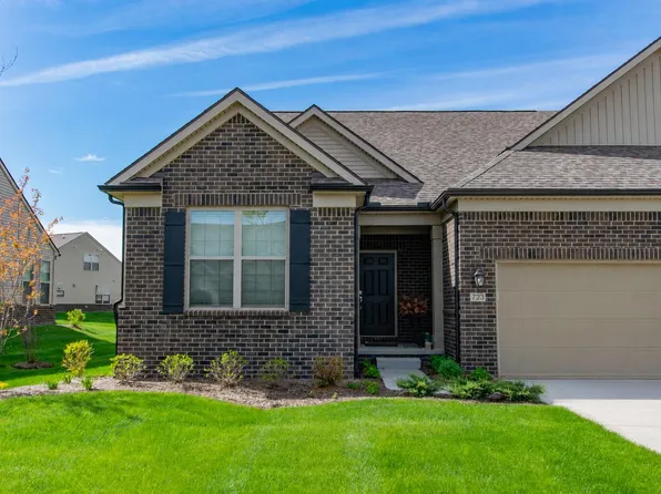 723 W Spaniel Dr, Ann Arbor, MI 48108