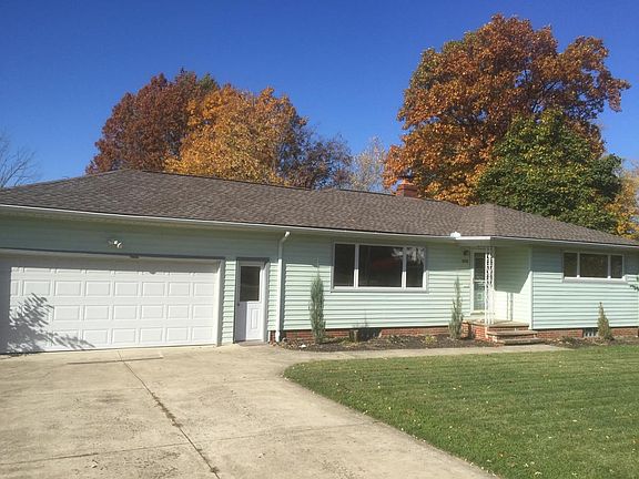 3rd image of 8684 Royalhaven Dr