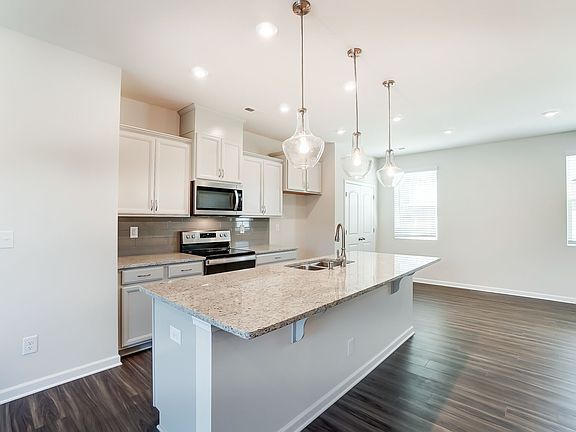 Photo representation of the Harmony plan. Colors, finishes and options will vary.