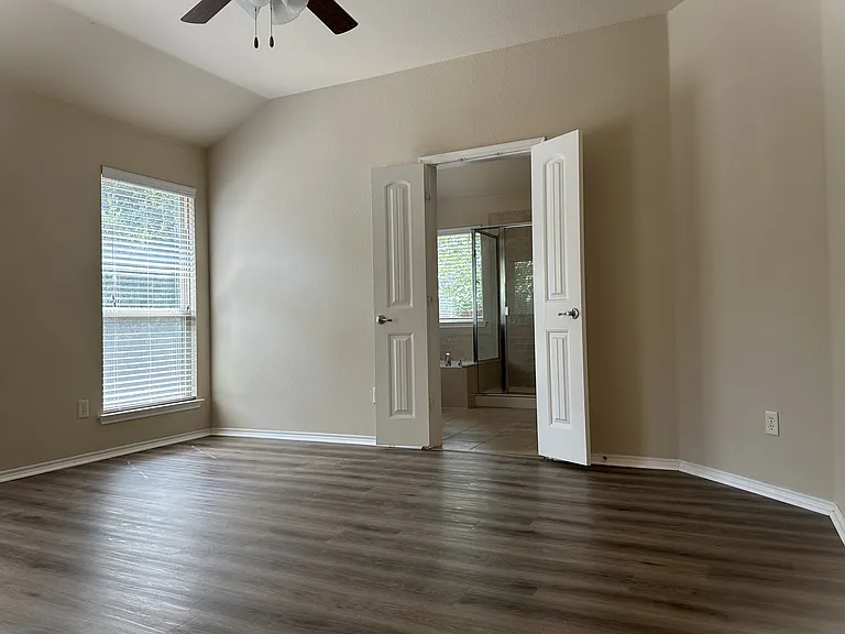 929 Hazels Way — Photo 2