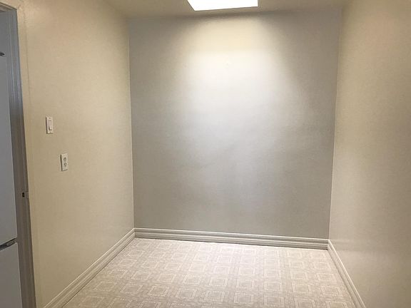 4th image of 140 El Camino Real APT 4