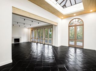 12320 Montana Ave APT 300, Los Angeles, CA 90049