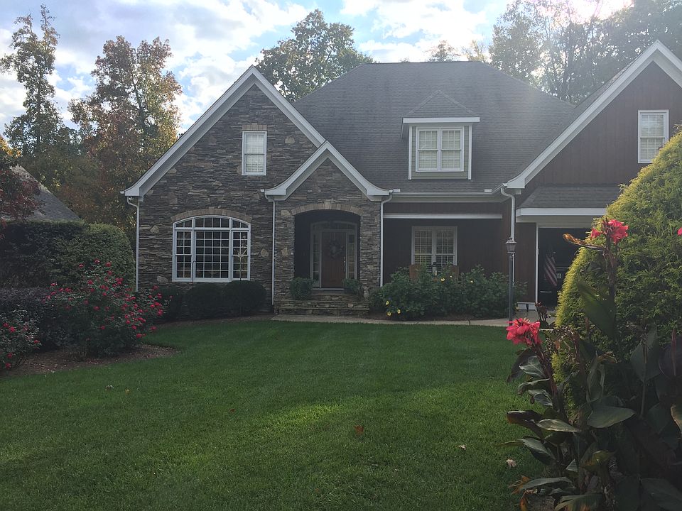 Year Round Curb Appeal