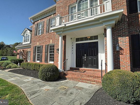 5th image of 13911 Carlson Farm Dr
