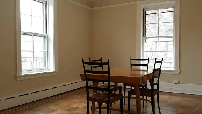 Sold by Living New York | media 25