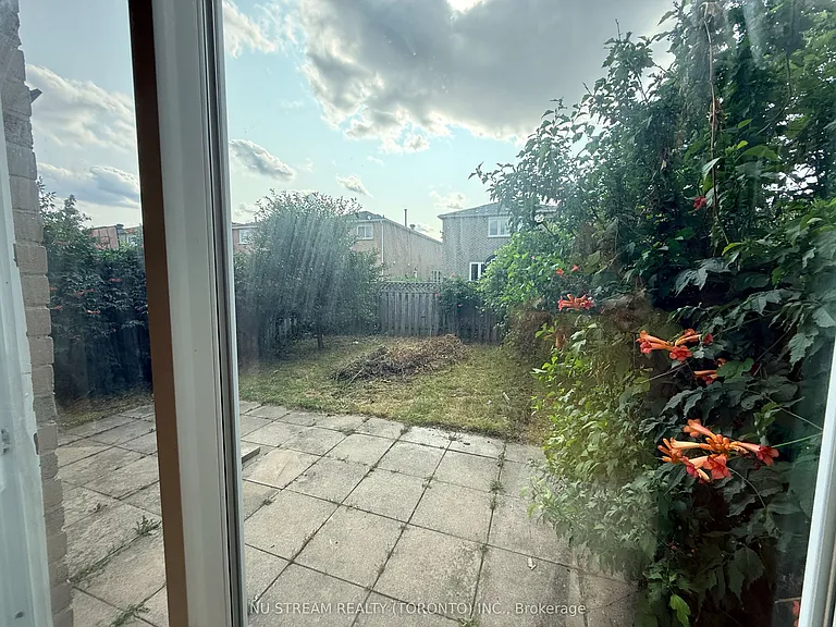 William Honey Cres — Photo 18