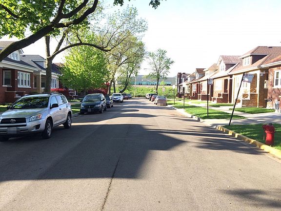 5th image of 1830 N Lowell Ave