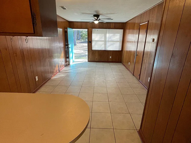 802 Lakeland Dr — Photo 6