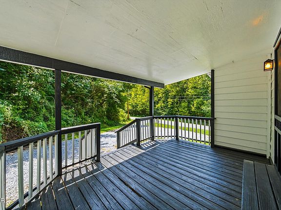3rd image of 890 Indian Gap Rd