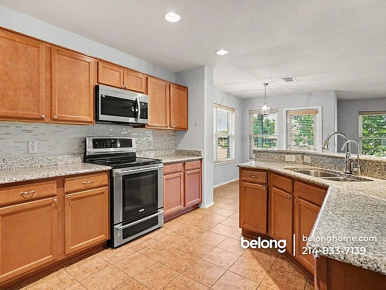 15833 Coyote Hill Dr — Photo 10