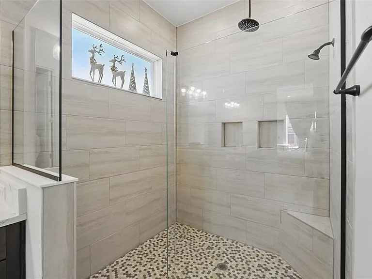 16008 Volterra Point — Photo 28