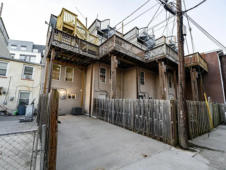 1119 Race St — Photo 19