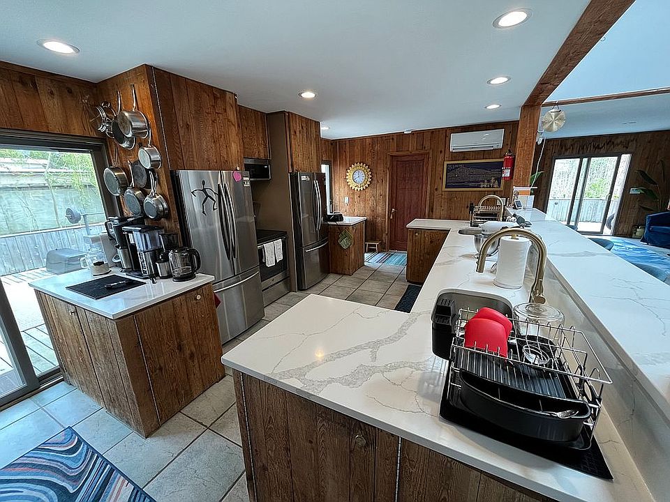 2nd image of 582 Fire Island Blvd