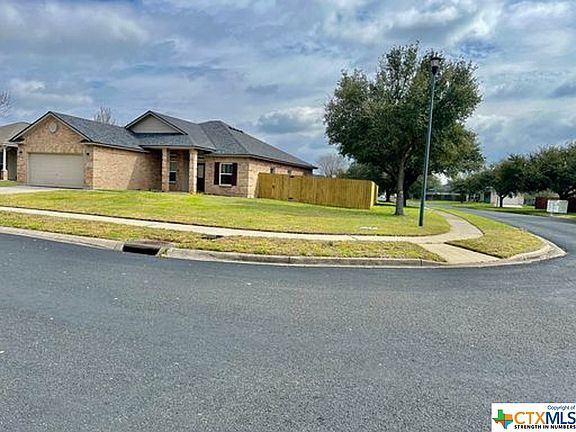 2nd image of 102 Holly Oak Ct