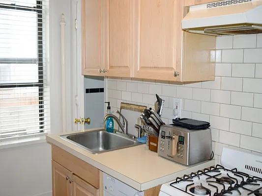 Rented by Sotheby's International Realty | media 10