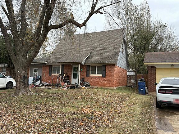 2nd image of 712 S Brookview Ln