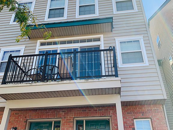 3rd image of 316 Jefferson Ave #21