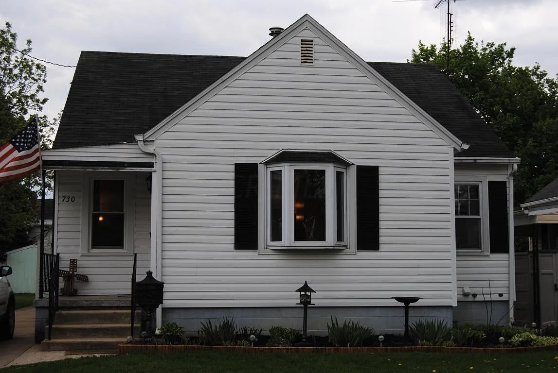 730 E Allen St photo 1