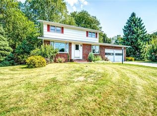 216 Peterson Dr, Camillus, NY 13031