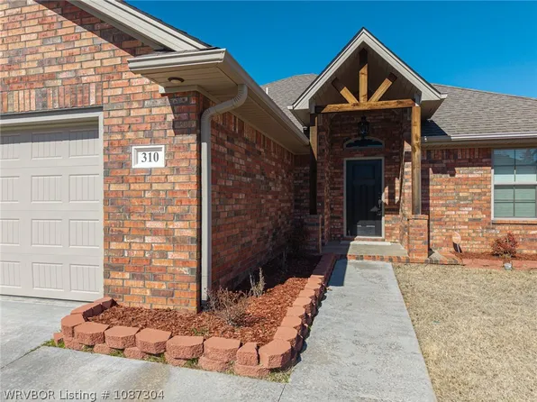 310 Boulder Dr, Van Buren, AR 72956