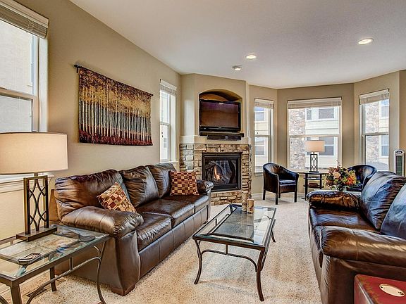 2nd image of 884 Vernon Dr