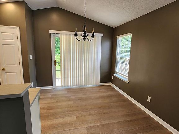3rd image of 806 Homestead Park Dr