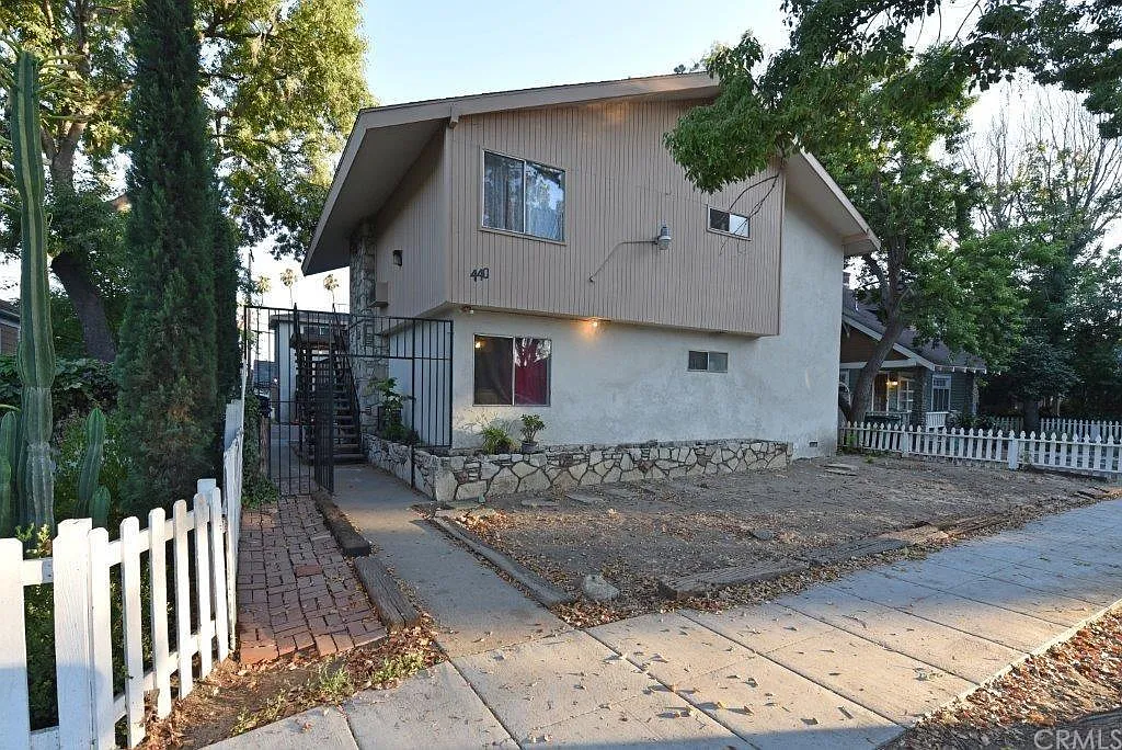 2 bed, 1200 sqft, $2,050 — Photo 1