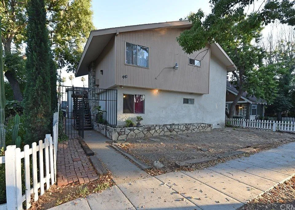440 E Kingsley Ave #A