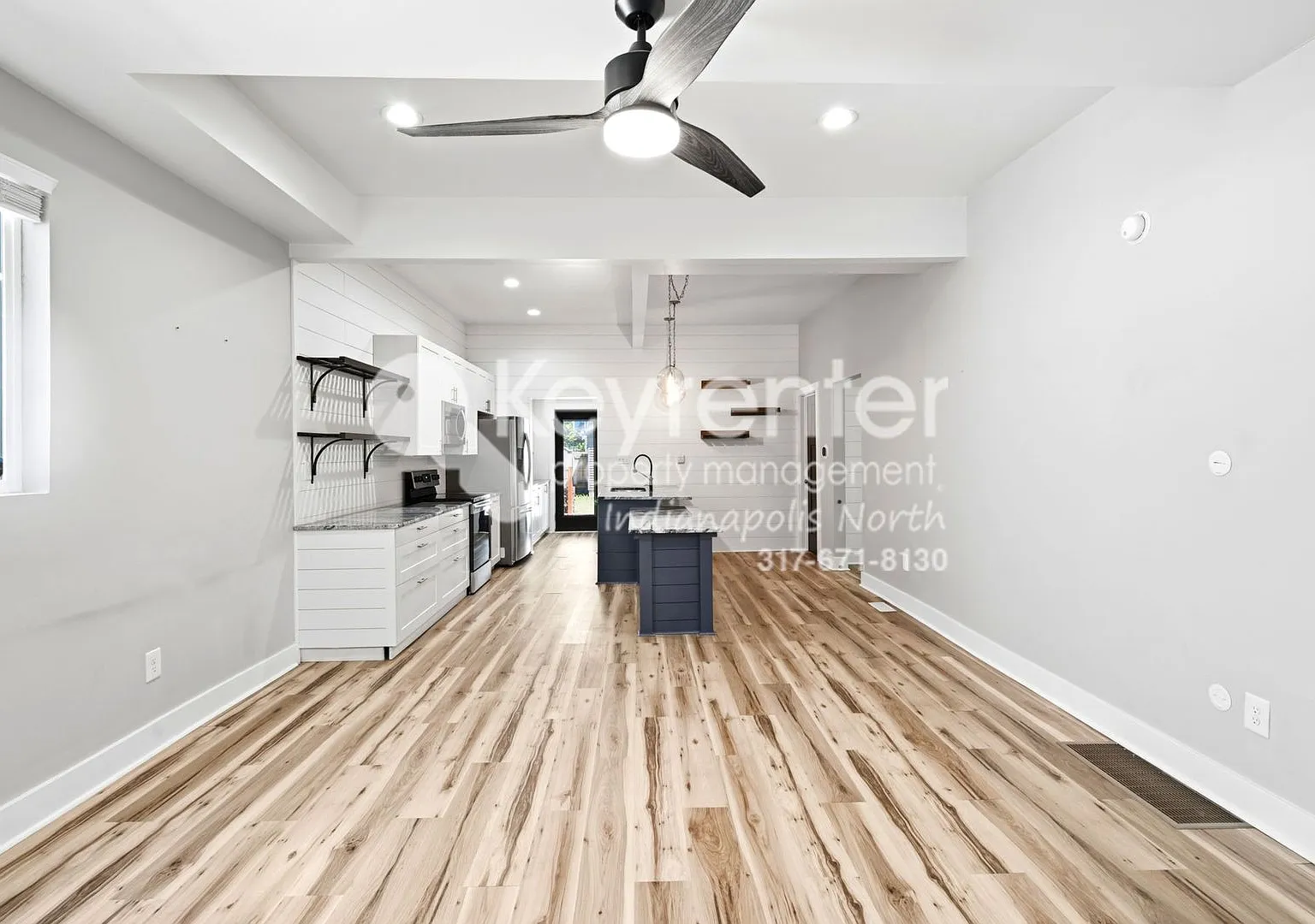 Move-In Ready 4-Bedroom Home with Granite Kitchen & Fenced Yard — Photo 3