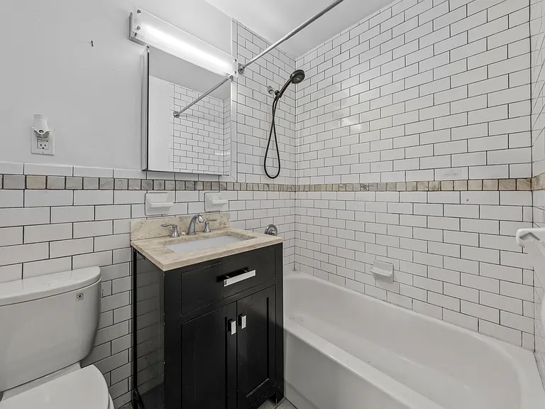 715 Flushing Ave #4A — Photo 7